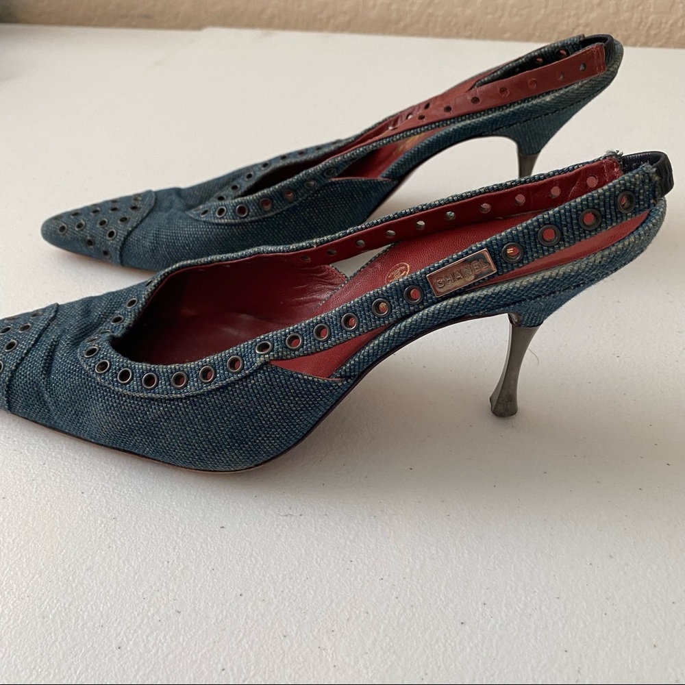 CHANEL Denim Blue Slingback Heels with Red Interior - Picture 5 of 16